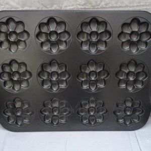 Country Baker Non Stick Flower Cookie Sheet 12 Cavity